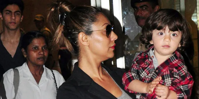 Makin Imut, Hari Ini AbRam Khan Putra SRK Genap Berusia 2 Tahun Makin Imut, Hari Ini AbRam Khan Putra SRK Genap Berusia 2 Tahun