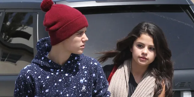 Makin Intim, Selena Gomez Bakal Pindah ke Rumah Justin Bieber? Makin Intim, Selena Gomez Bakal Pindah ke Rumah Justin Bieber?