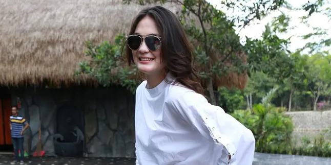 Makin Mesra, Luna Maya Dapat Kado Ultah lagi Dari Pacar Makin Mesra, Luna Maya Dapat Kado Ultah lagi Dari Pacar