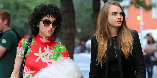 Makin Serius, Cara Delevingne - St. Vincent Sudah Tunangan?