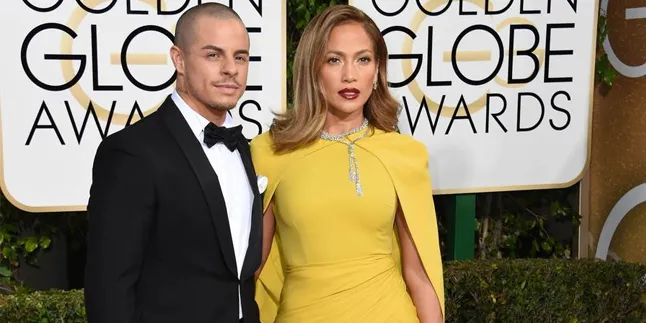 Makin Serius, Jennifer Lopez - Casper Smart Sudah Tunangan? Makin Serius, Jennifer Lopez - Casper Smart Sudah Tunangan?