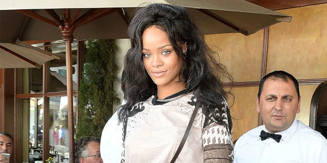 Makin Serius, Rihanna Segera Menikah Dengan Pesepak Bola Muslim?