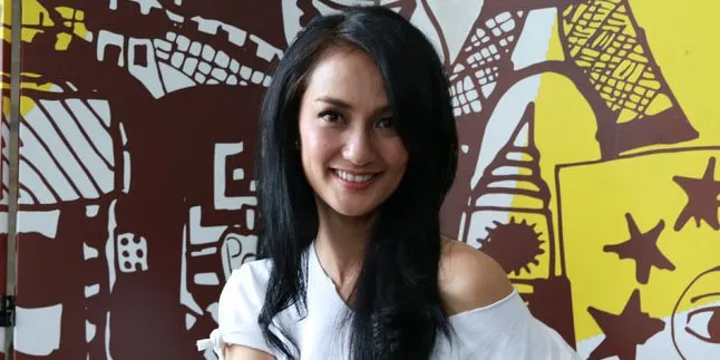 Makin Sibuk, Atiqah Hasiholan Belum Berbuka Puasa Bareng Suami