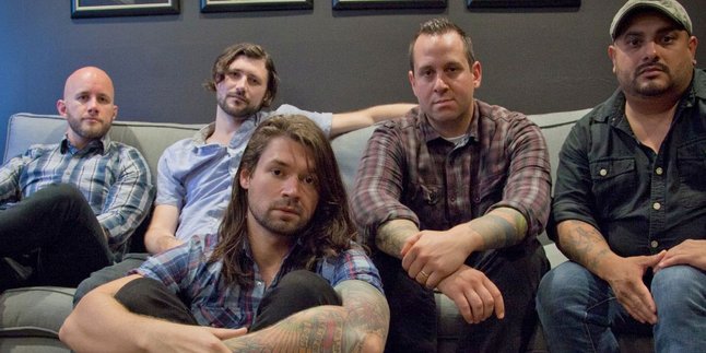 [Video] Makin Tua Makin Emo, Taking Back Sunday Rilis Klip Baru