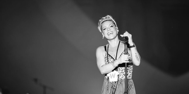 The Meaning of the Song Just Give Me a Reason - Pink about a Relationship in Trouble, Complete with Its Lyrics