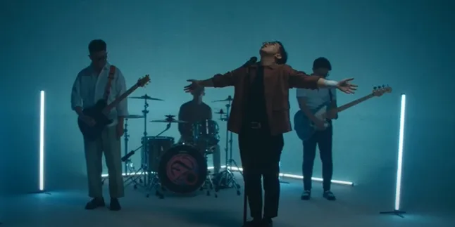 Arti dan Makna Lagu Penyangkalan For Revenge: Fase Denial dalam Hubungan