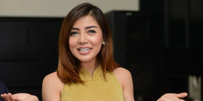 Maknai Bulan Ramadan, Bella Shofie Berbagi Dengan Anak Yatim