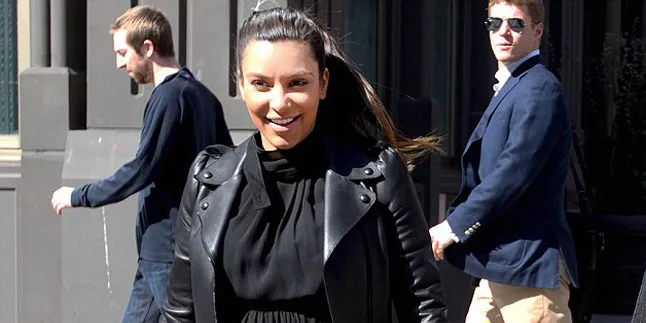 Maksa Pakai High Heels, Kaki Kim Kardashian "Penuh Tato"