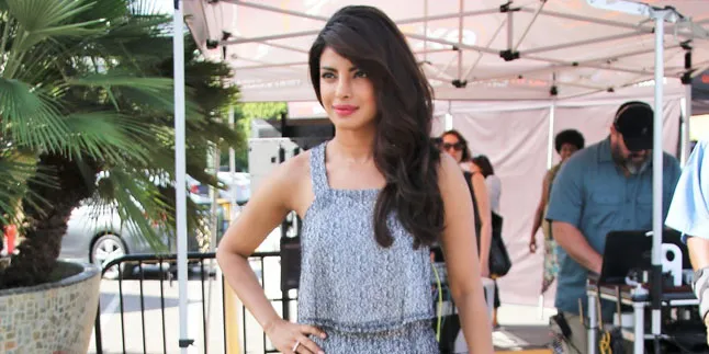Malu-Malu Kucing, Priyanka Chopra Sudah Nggak Jomblo Lagi? Malu-Malu Kucing, Priyanka Chopra Sudah Nggak Jomblo Lagi?
