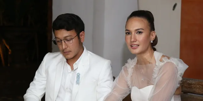 Malu-Malu, Nadine Chandrawinata Ingin Selalu Traveling Bersama Dimas Anggara Malu-Malu, Nadine Chandrawinata Ingin Selalu Traveling Bersama Dimas Anggara
