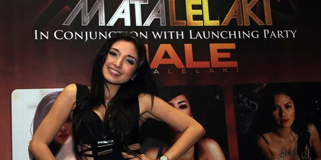 Manda Cello Merinding Saat Sholat di Masjid Nabawi