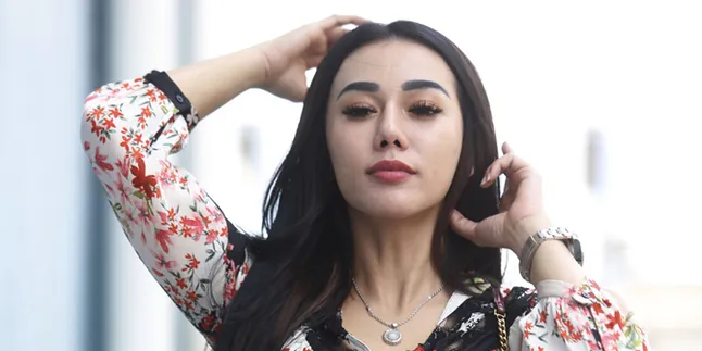 Mandi di Bathub, Bagian Tubuh Bebby Fey Terpampang Nyata di Dalam Air Jernih