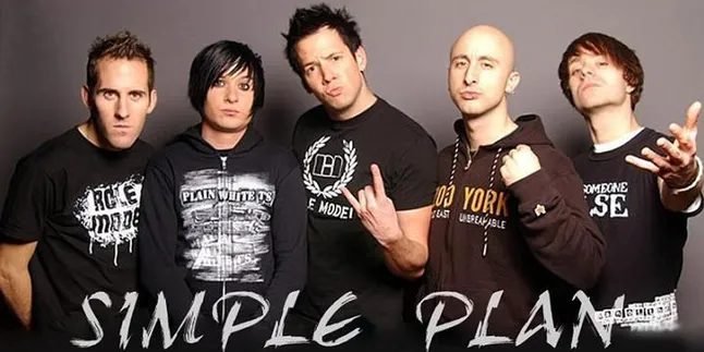 Manggung di Jakarta, Simple Plan Bawakan 'Iwak Peyek'