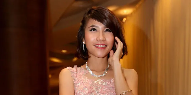 Manis! Begini Gigi Eks Chibi Bertemu Dengan Kekasihnya Manis! Begini Gigi Eks Chibi Bertemu Dengan Kekasihnya