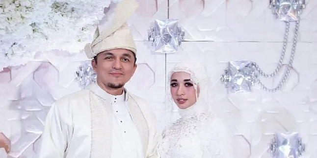 Manisnya Kopi Pagi Engku Emran, Buatan Laudya Cynthia Bella Manisnya Kopi Pagi Engku Emran, Buatan Laudya Cynthia Bella