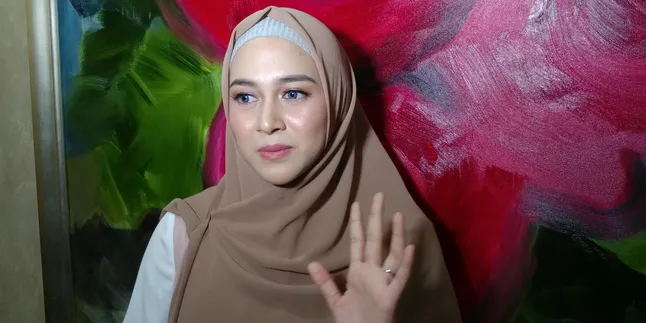 Mantab Berhijab dan Buka Usaha Fashion, Cut Meyriska Inspirasi Nina Zatulini