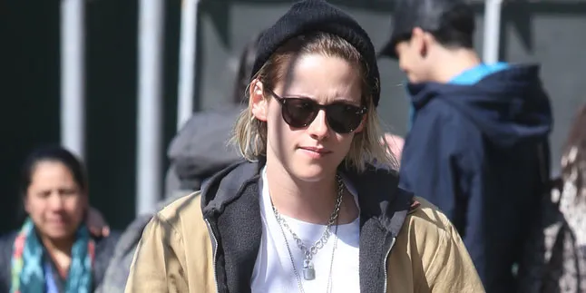 Mantan Cemburu, Kristen Stewart Bakal Tinggalkan SoKo? Mantan Cemburu, Kristen Stewart Bakal Tinggalkan SoKo?