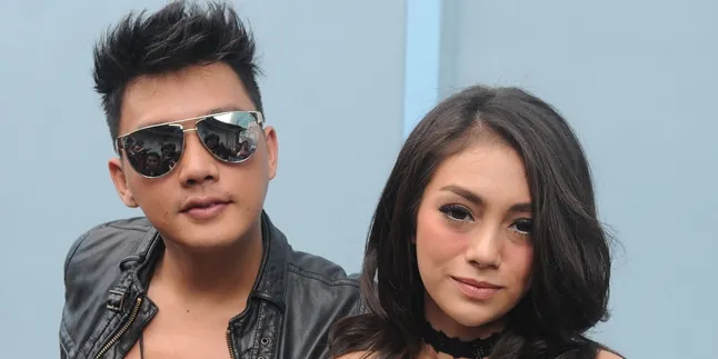 Mantan Istri Dirly, Celine Evangelista Ternyata Miliki Dua Ibu Mantan Istri Dirly, Celine Evangelista Ternyata Miliki Dua Ibu