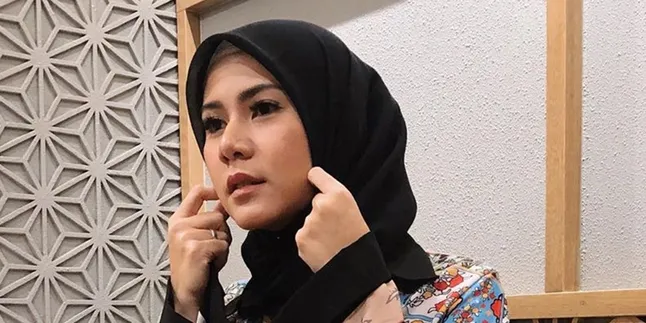 Mantap Berhijab di Bulan Ramadan, Alasan Cynthia Ramlan Bikin Hati Tersentuh Mantap Berhijab di Bulan Ramadan, Alasan Cynthia Ramlan Bikin Hati Tersentuh