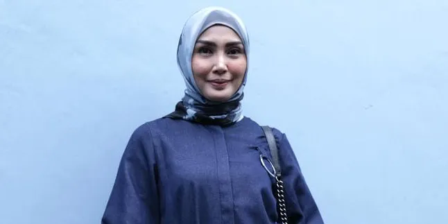 Mantap Berhijab, Fenita Tak Mau Akhiri Karir di Dunia Hiburan