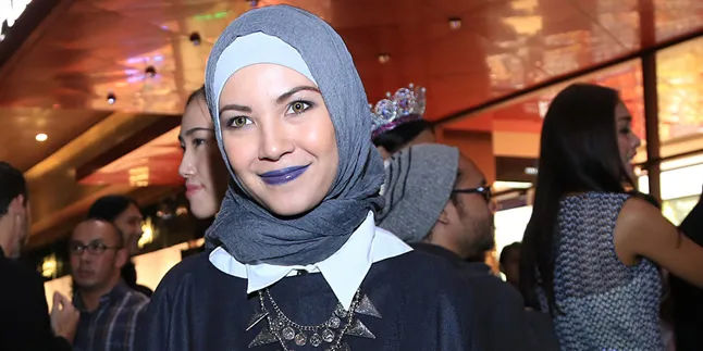 Mantap Berhijab, Ratna Galih Tak Galau Urusan Pekerjaan dan Karir Mantap Berhijab, Ratna Galih Tak Galau Urusan Pekerjaan dan Karir
