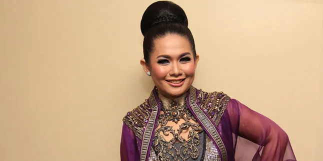 Mantap Berpisah, Dea Mirella Tak Hadir di Sidang Cerai Perdana