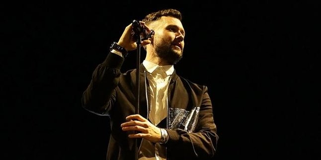 Mantul, Tampil di Prambanan Jazz Festival 2019 Calum Scott Bawa Bendera Indonesia