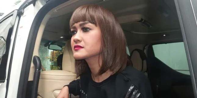 Marah-Marah di Instagram, Ini Alasan Julia Perez Marah-Marah di Instagram, Ini Alasan Julia Perez