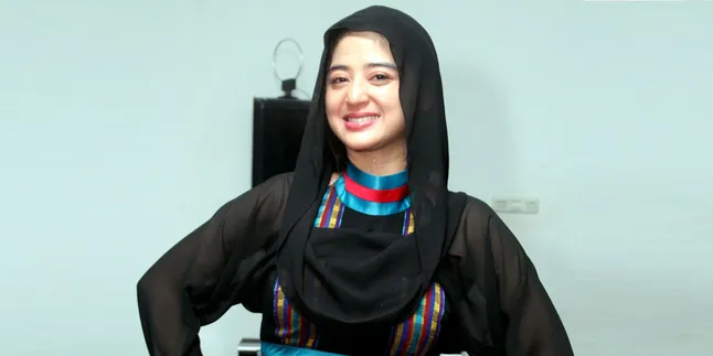 Marak Wabah MERS, Dewi Perssik Tetap Berangkat Umroh