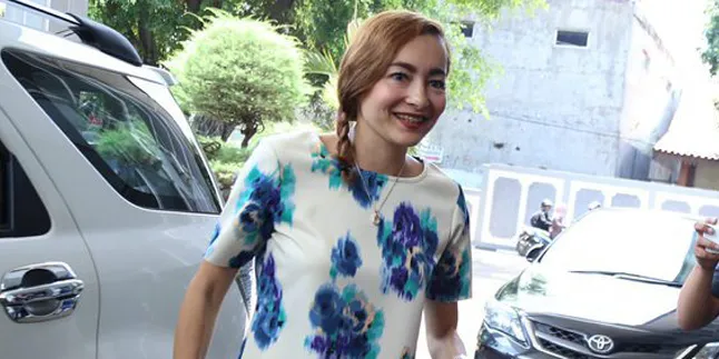 Marcel Tak Hadiri Sidang, Dewi Rezer: Saya Udah Dandan Cantik Nih