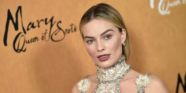 Margot Robbie Pamer Penampilan Baru Harley Quinn di 'BIRDS OF PREY' Makin Catchy! Margot Robbie Pamer Penampilan Baru Harley Quinn di 'BIRDS OF PREY' Makin Catchy!