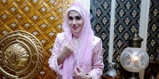Marini Zumarnis Berikan Kebebasan Anak Studi di Luar Negeri Marini Zumarnis Berikan Kebebasan Anak Studi di Luar Negeri
