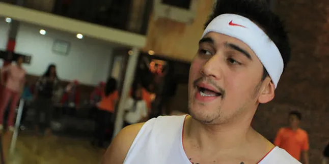 Mario Lawalata Lelang Celana Dalam Artis