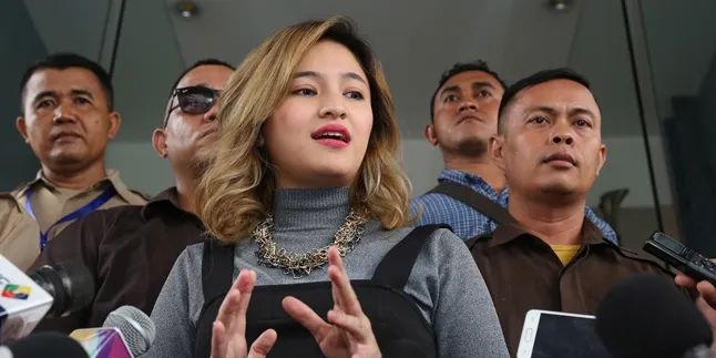 Marshanda Main Film Karena Ayahnya Kedapatan Jadi Pengemis? Marshanda Main Film Karena Ayahnya Kedapatan Jadi Pengemis?