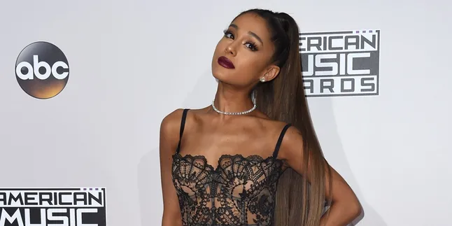 Masih Berkomunikasi Pasca Putus, Pete Davidson Ngarep Balikan Dengan Ariana Grande? Masih Berkomunikasi Pasca Putus, Pete Davidson Ngarep Balikan Dengan Ariana Grande?