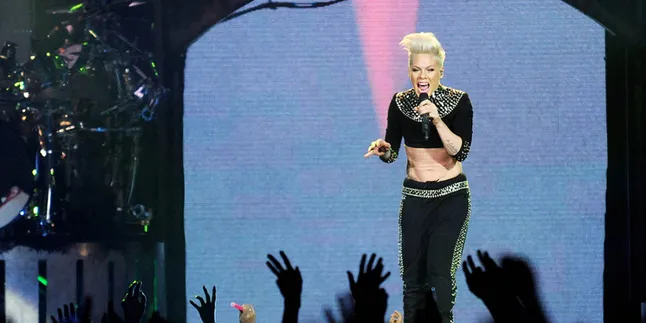 Masih Berusia Dua Tahun, Putri Pink Sudah Hafal Lagu Ibunya