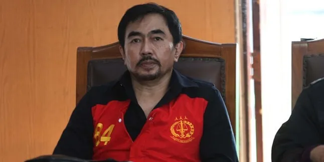 Masih Bisa Lihat dan Dengar, Gatot Brajamusti Hadir Sidang Pakai Kursi Roda