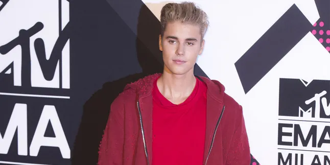Masih Cinta Selena Gomez, Justin Bieber Malah Kencani Gadis Lain