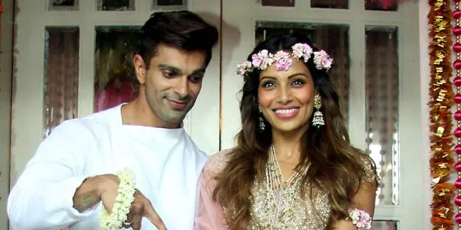 Masih di Bali, Bipasha Basu Pamer Body Hot Berbalut Bikini