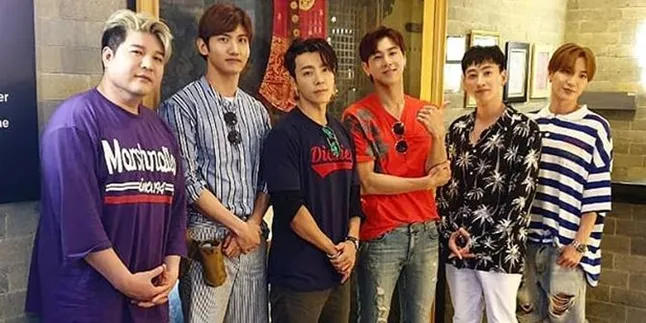 Masih di Yogyakarta, Super Junior & TVXQ Lanjut ke Pantai Parangtritis