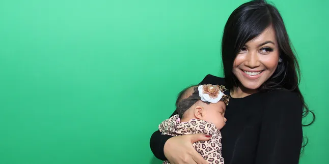 Masih Kecil, Denada Rahasiakan Perceraian ke Anak