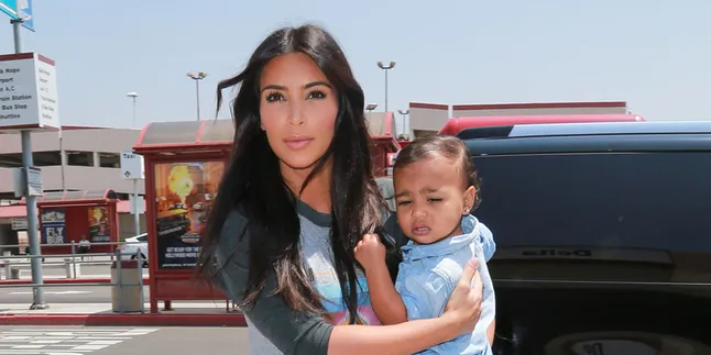 Masih Kecil, North West Sudah Terikat Cincin Pernikahan? Masih Kecil, North West Sudah Terikat Cincin Pernikahan?