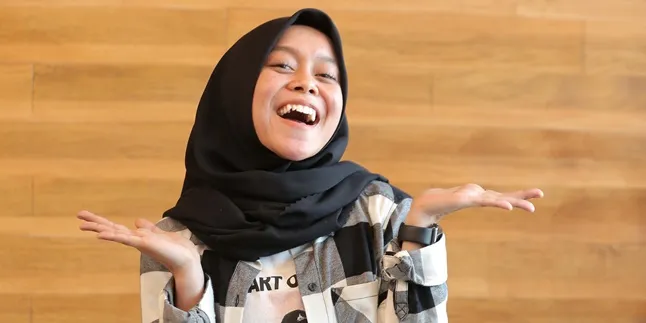 Masih Menikmati Kesendirian Pasca Ditinggal Nikah, Lesti Belum Mau Cari Pengganti Masih Menikmati Kesendirian Pasca Ditinggal Nikah, Lesti Belum Mau Cari Pengganti