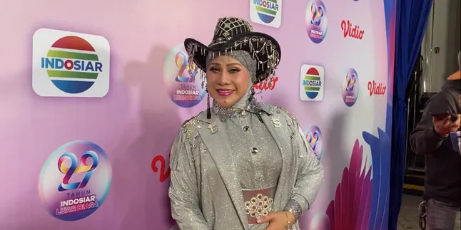 Masih Semangat Berkarya di Usia 72 Tahun, Elvy Sukaesih Ingin Gelar Konser Masih Semangat Berkarya di Usia 72 Tahun, Elvy Sukaesih Ingin Gelar Konser
