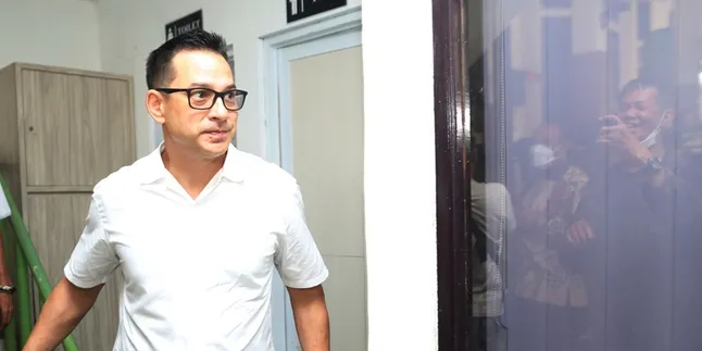 Masih Seranjang dengan Inge Anugerah, Ari Wibowo: Dia Masih Istri Saya Masih Seranjang dengan Inge Anugerah, Ari Wibowo: Dia Masih Istri Saya