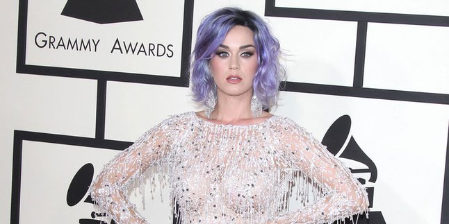 Masih Sibuk, Hadiah Katy Perry Ini Baru Akan Ketahuan Tahun Depan