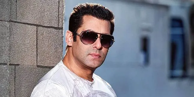 Masih Takut Flu Babi, Salman Khan Lakukan Ini di Lokasi Syuting