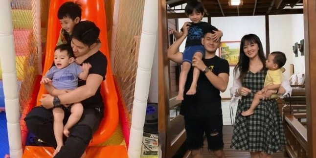 Still Looking Like a High School Student, Here are 7 Photos of Aditya Suryo Taking Care of His Two Children - Always Together with His Wife