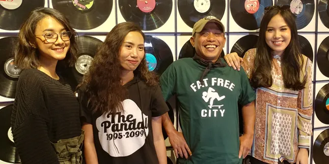 Masuk Babak Final, Pidi Baiq Cari Juara Cover Competition OST 'DILAN 1990-1991'