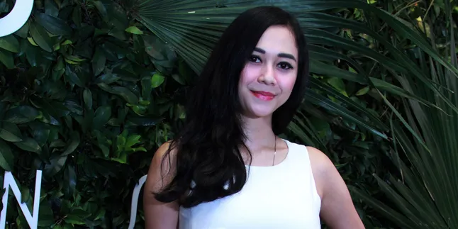 Masuk ke Era Digital, Aura Kasih Ingin Beri Edukasi Banyak Orang Masuk ke Era Digital, Aura Kasih Ingin Beri Edukasi Banyak Orang